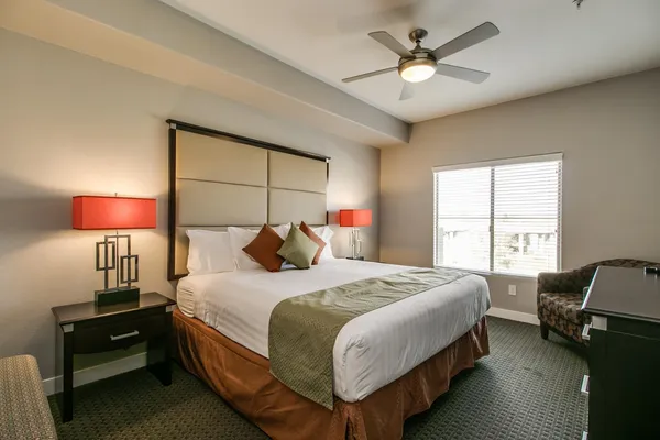 $2,400 | 5450 East Deer Valley Drive, Unit 4173, Phoenix, AZ 85054