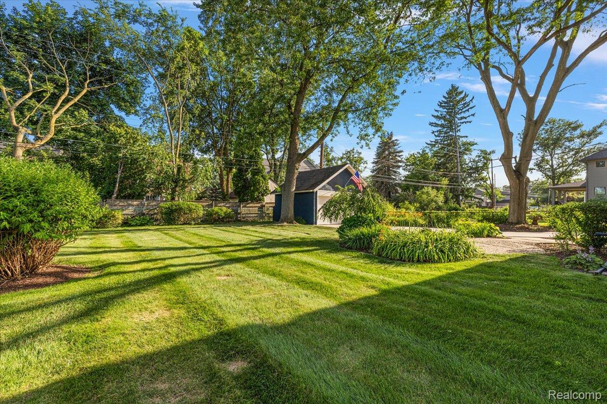 2136 Dorchester Road Birmingham, MI 48009 - Photo 57 of 76 023-2136 Dorchester-20.jpg