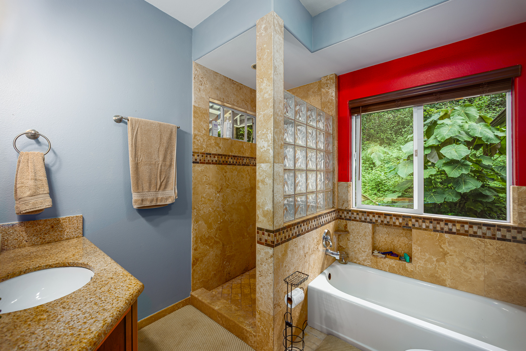 87-2500 Luana Way Captain Cook, HI 96704 - Photo 6 of 30 a bathroom with a tub and a window