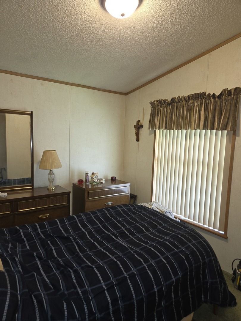 1071 Lake Terrace Road Elgin, IL 60123 - Photo 12 of 26 Gallery Image 12