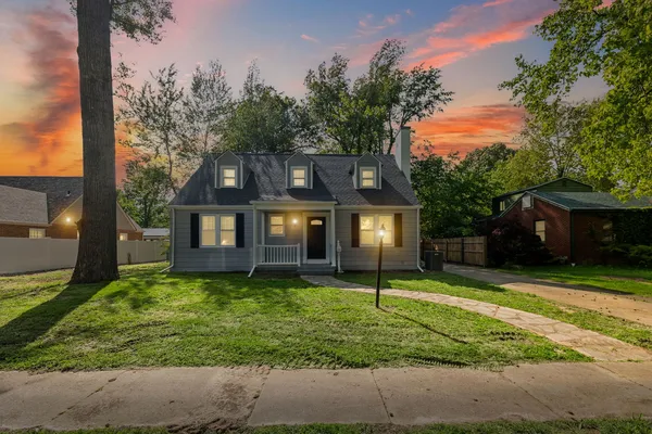 $168,900 | 418 Cedar Street, Centralia, IL 62801