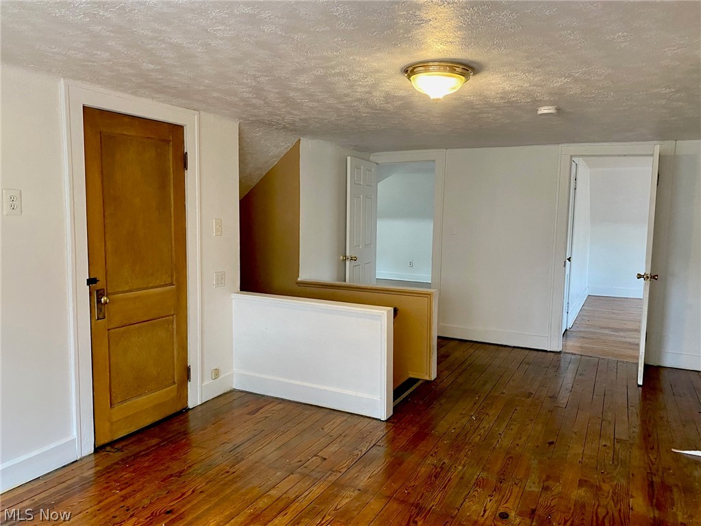 3377 Sutton Road Cleveland, OH 44120 - Photo 13 of 19 Unit 2 ~ 3rd floor sitting room