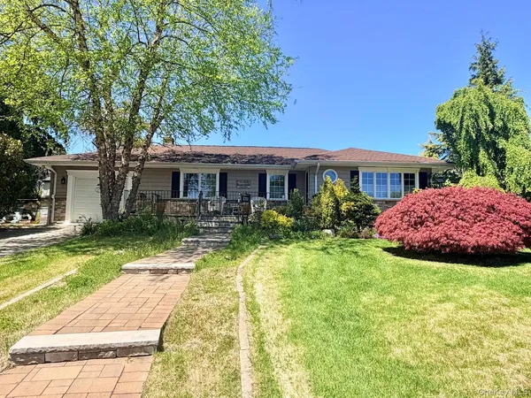 $779,000 | 406 Jefferson Street, Franklin Square, NY 11010