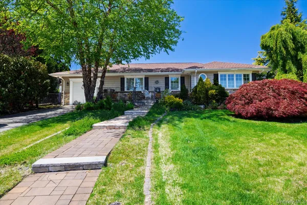 $779,000 | 406 Jefferson Street, Franklin Square, NY 11010