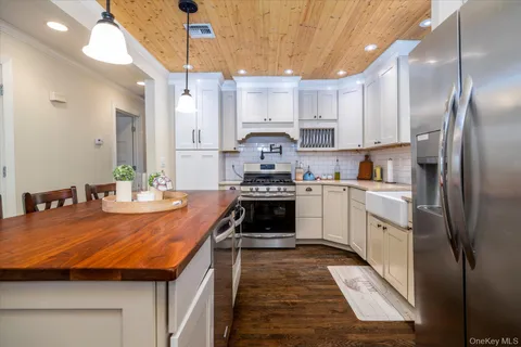 $779,000 | 406 Jefferson Street, Franklin Square, NY 11010