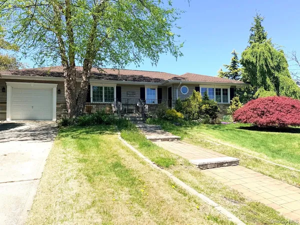 $779,000 | 406 Jefferson Street, Franklin Square, NY 11010