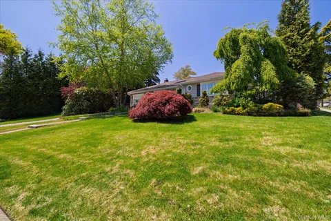 $779,000 | 406 Jefferson Street, Franklin Square, NY 11010