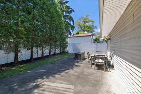 $779,000 | 406 Jefferson Street, Franklin Square, NY 11010