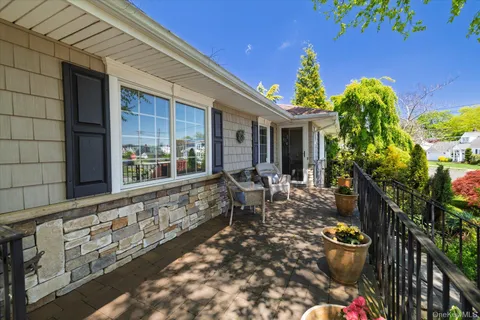 $779,000 | 406 Jefferson Street, Franklin Square, NY 11010