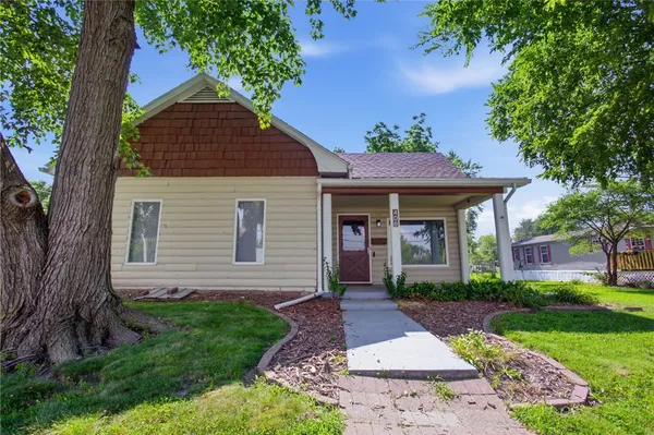 $164,900 | 406 North 2nd Street, Altamont, IL 62411