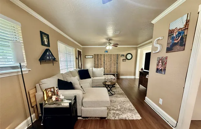 $185,000 | 111 Mimosa Street, Lake Jackson, TX 77566