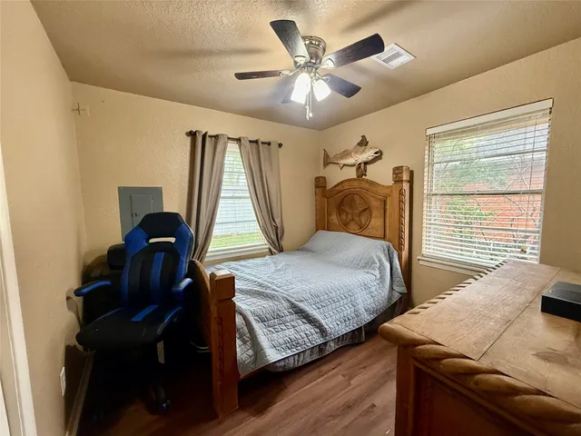 $185,000 | 111 Mimosa Street, Lake Jackson, TX 77566