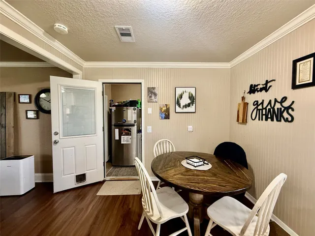 $185,000 | 111 Mimosa Street, Lake Jackson, TX 77566