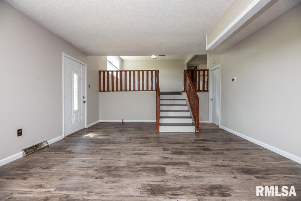 1239 Eiker Road Knoxville, IL 61448 - Photo 20 of 45 Gallery Image 20