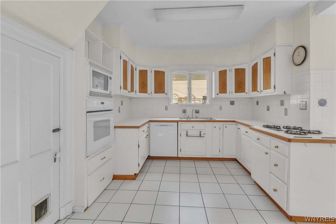 41 Irving Place Buffalo, NY 14201 - Photo 20 of 49 41 Irving -Kitchen 2