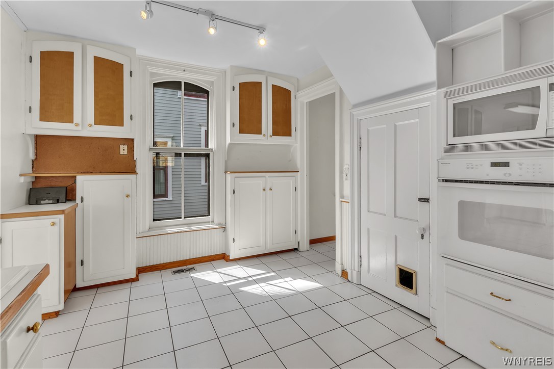 41 Irving Place Buffalo, NY 14201 - Photo 22 of 49 41 Irving -Kitchen 4