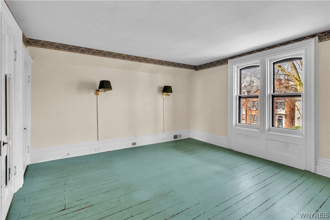 41 Irving Place Buffalo, NY 14201 - Photo 27 of 49 41 Irving -Primary Bed 3