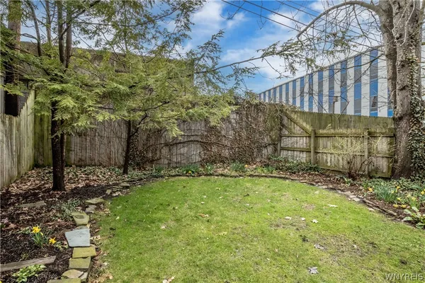 $489,900 | 41 Irving Place, Buffalo, NY 14201