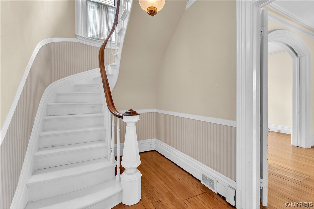 41 Irving Place Buffalo, NY 14201 - Photo 7 of 49 41 Irving - Stairs