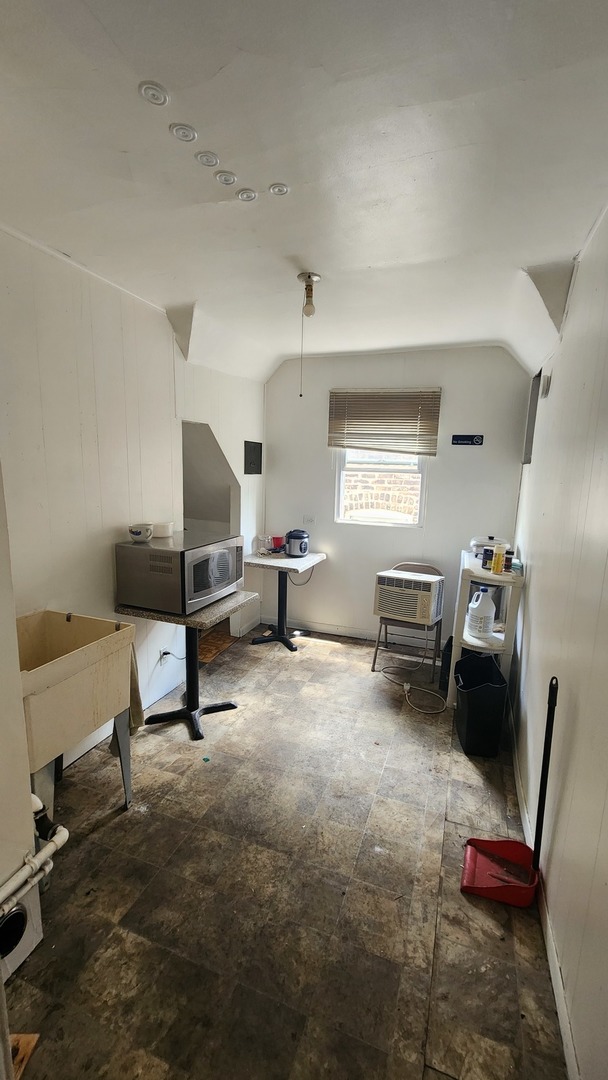 5234 West 25th Place Cicero, IL 60804 - Photo 8 of 23