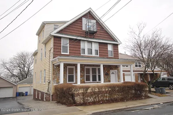 $1,100,000 | 296 Bradley Avenue | Willowbrook