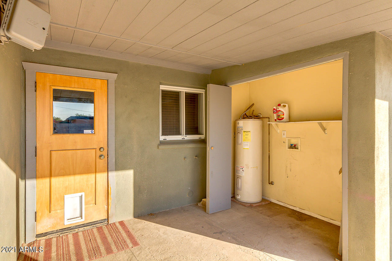414 South Robert Road Tempe, AZ 85281 - Photo 4 of 28 04-robert
