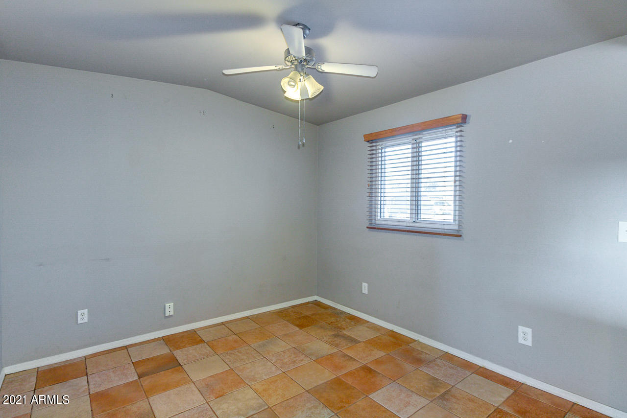 414 South Robert Road Tempe, AZ 85281 - Photo 9 of 28 09-robert
