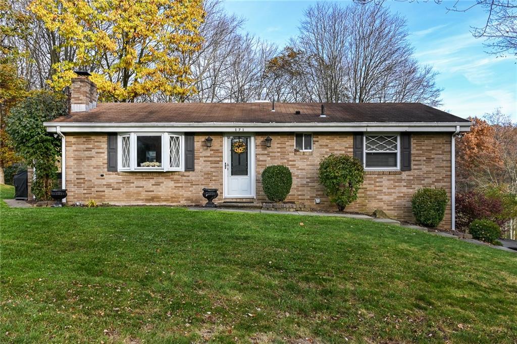 171 Mary Reed Road Baden, PA 15005 - Photo 20 of 25 a view of a house with backyard and garden