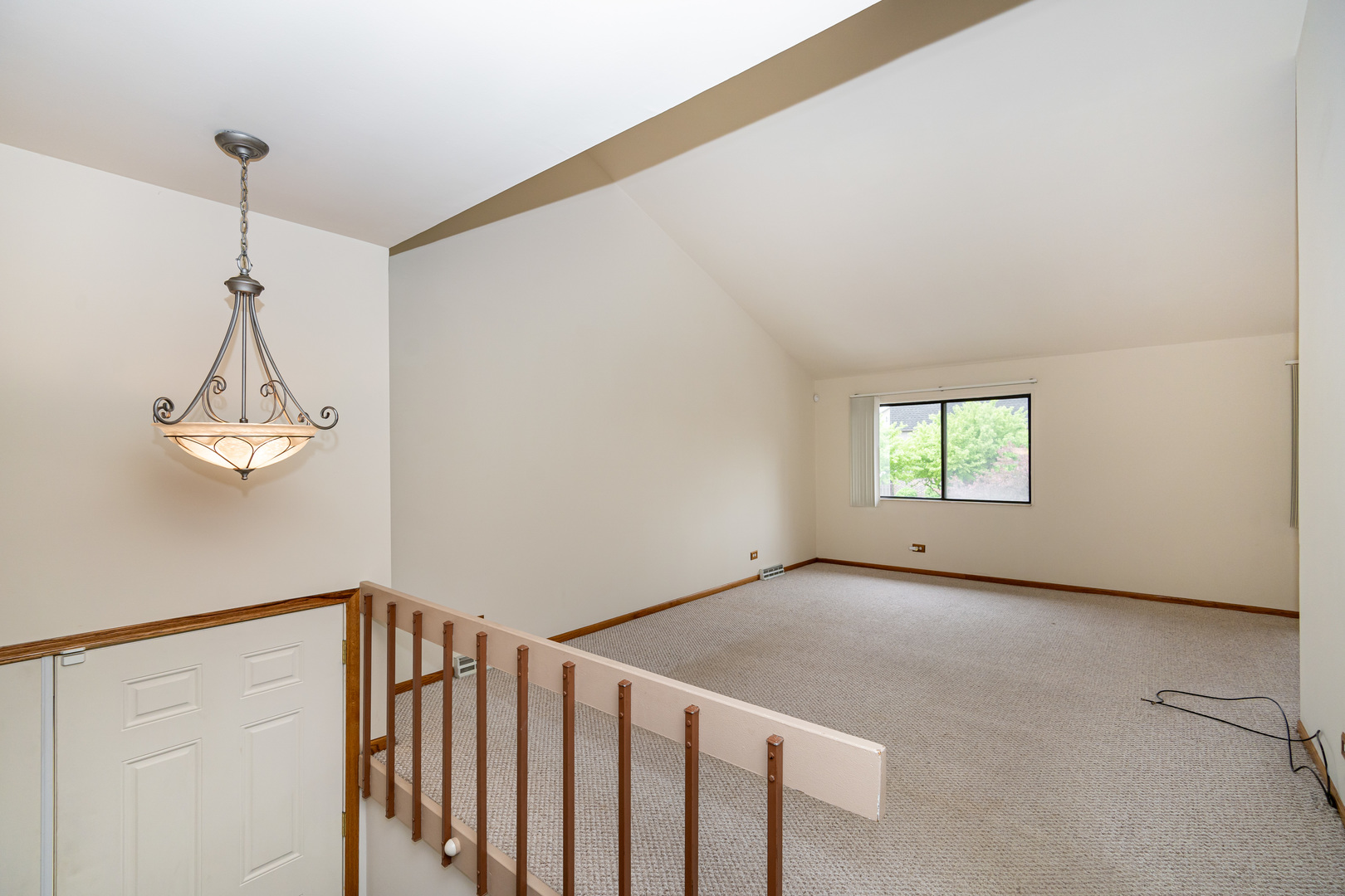708 High Ridge Road Roselle, IL 60172 - Photo 3 of 20