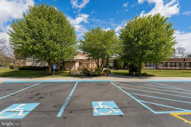 $297,900 | 1015 Aberdeen Drive, Unit A, Lakewood, NJ 08701