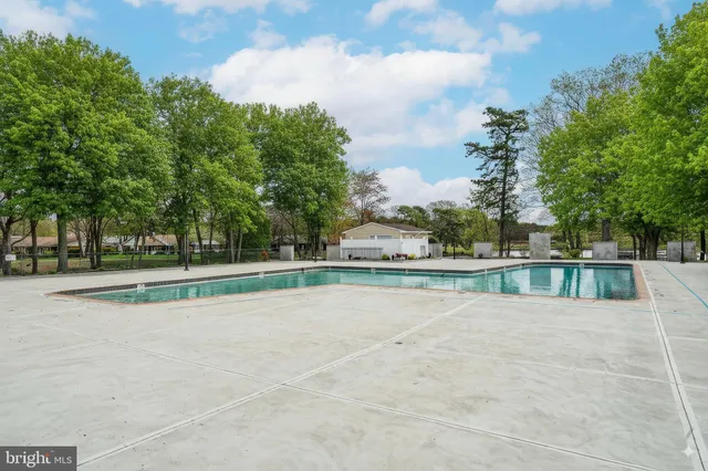 $297,900 | 1015 Aberdeen Drive, Unit A, Lakewood, NJ 08701