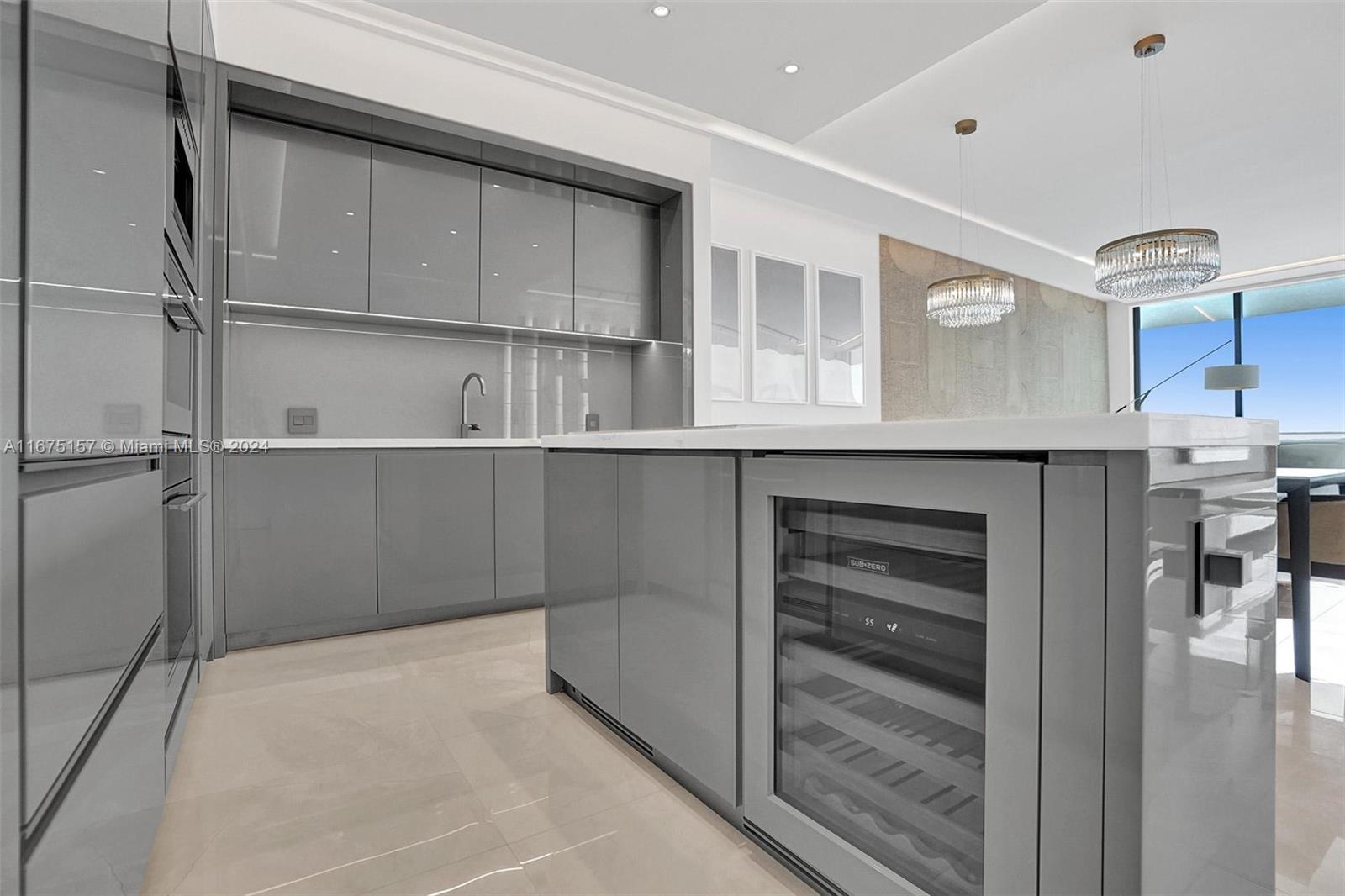 18975 Collins Avenue, Unit 2001 Sunny Isles Beach, FL 33160 - Photo 16 of 86 KITCHEN