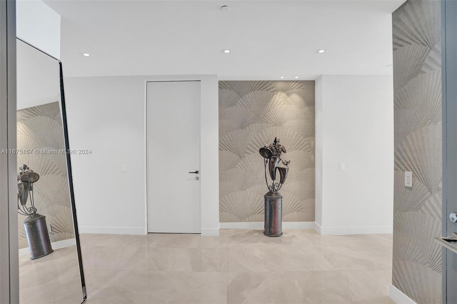 18975 Collins Avenue, Unit 2001 Sunny Isles Beach, FL 33160 - Photo 60 of 86 LOBBY