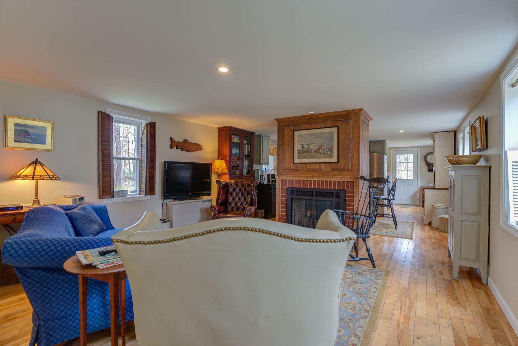 44 Hardy's Bluff Wells Wells, ME 04090 - Photo 8 of 30 Open space for entertaining.