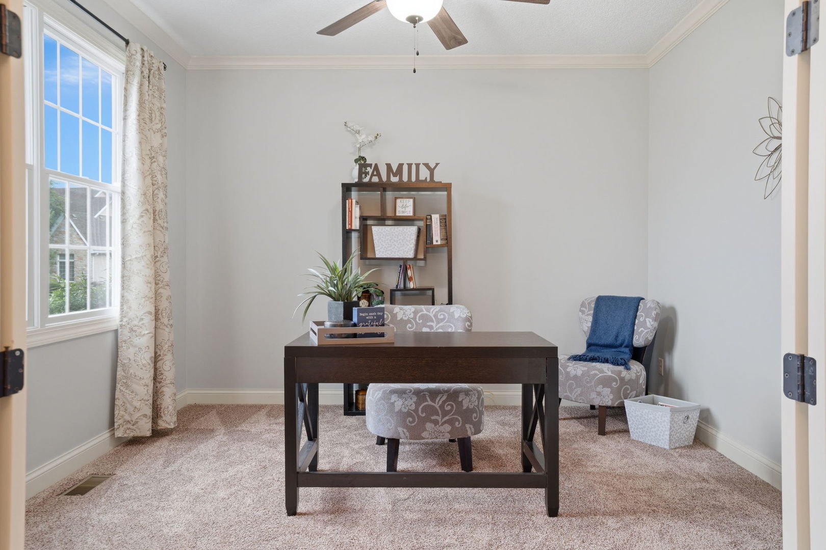 4889 Allen Road Bettendorf, IA 52722 - Photo 4 of 40