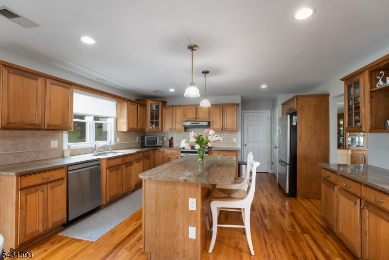 17 Drift Road Watchung, NJ 07069 - Photo 4 of 38