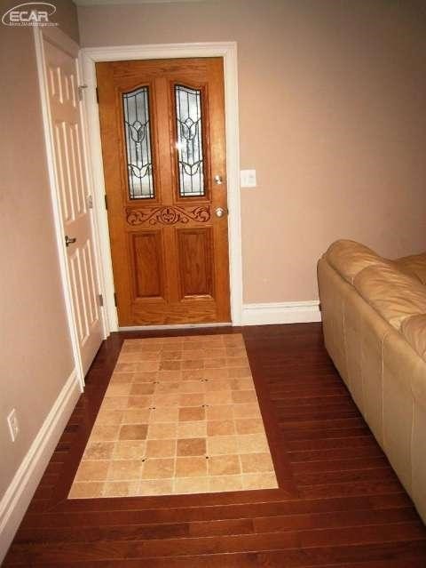 986 Parallel Street Fenton, MI 48430 - Photo 13 of 27 20430274-12.JPG