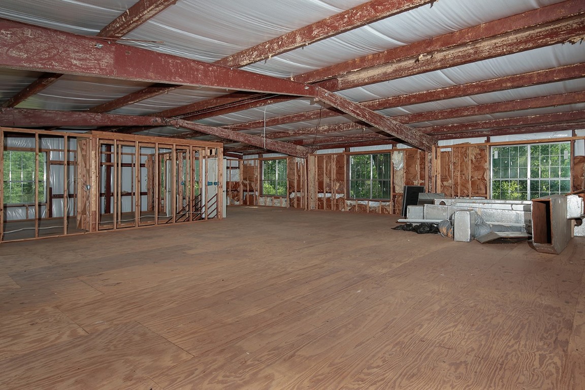 1231 Pruitt Road Spring, TX 77380 - Photo 9 of 37 a view of a room with gym equipment
