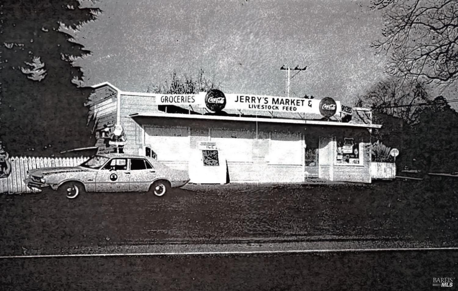 2060 Hagen Road Napa, CA 94558 - Photo 11 of 56 a view of a house with car parked