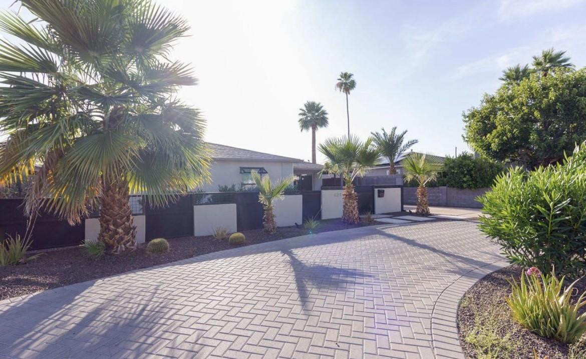 4214 North 20th Street Phoenix, AZ 85016 - Photo 4 of 40 a house with yard and a garden