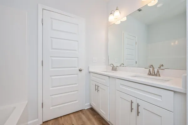 $244,900 | 742 East Chestnut Avenue, Crestview, FL 32539