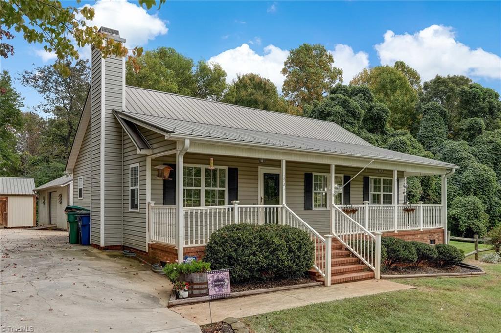 1721 Griffin Road Madison, NC 27025 - Photo 3 of 26