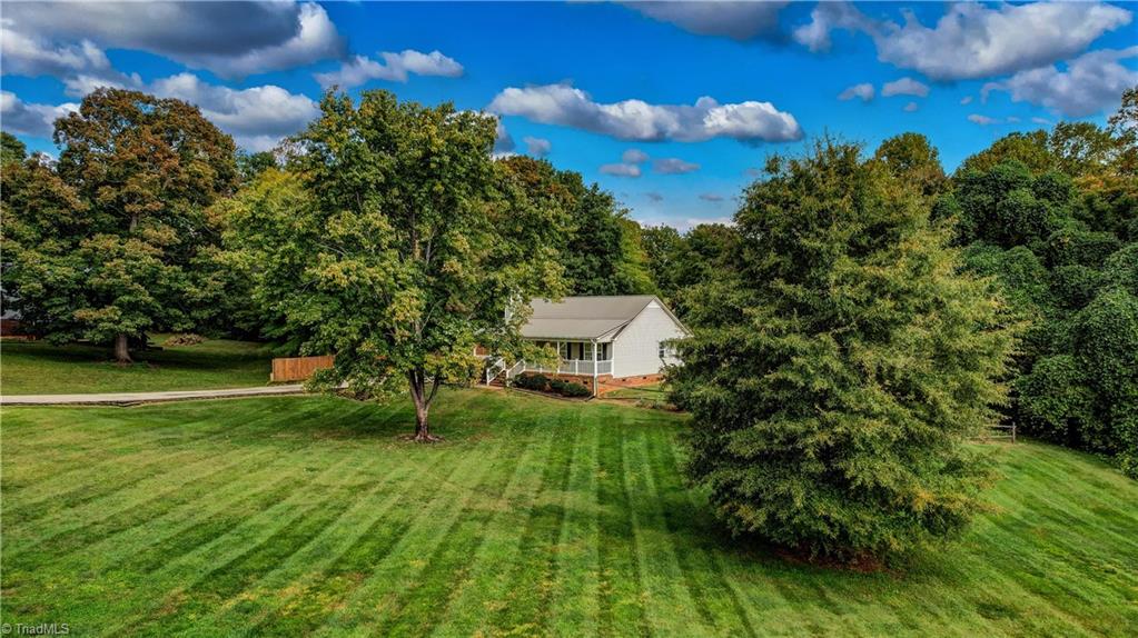 1721 Griffin Road Madison, NC 27025 - Photo 6 of 26