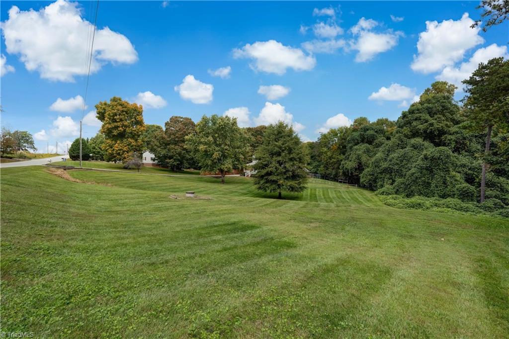 1721 Griffin Road Madison, NC 27025 - Photo 8 of 26