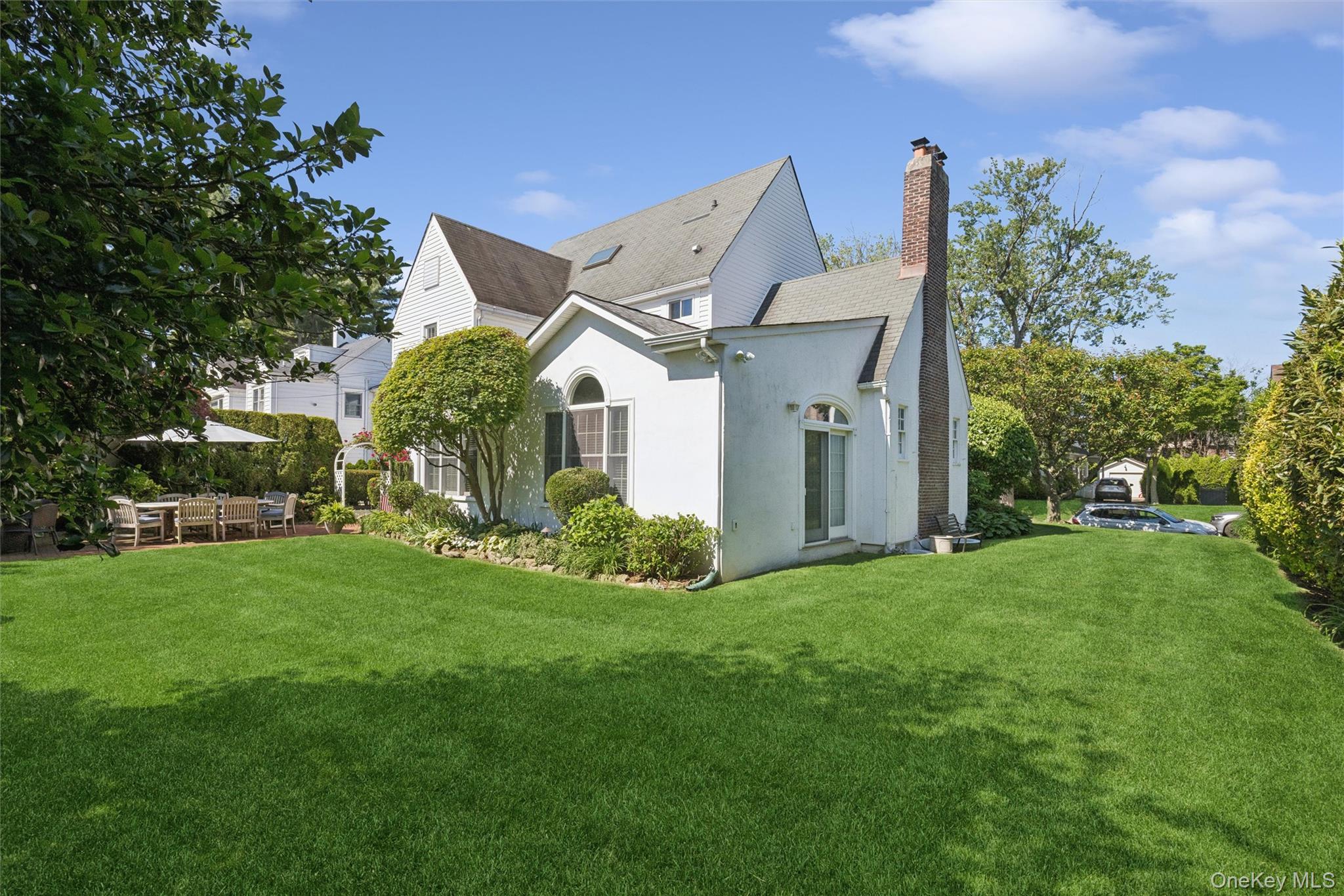 153 Roxbury Road Garden City, NY 11530 - Photo 38 of 42