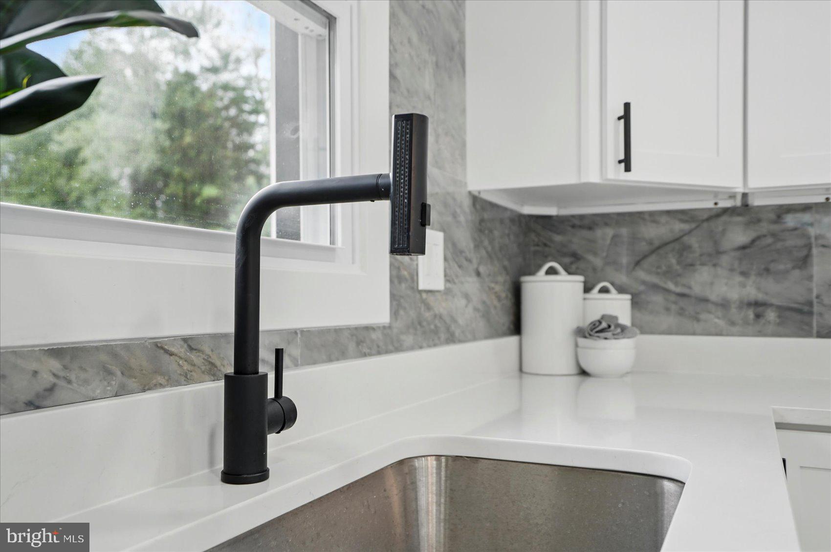 8224 Old Mill Road Pasadena, MD 21122 - Photo 14 of 46