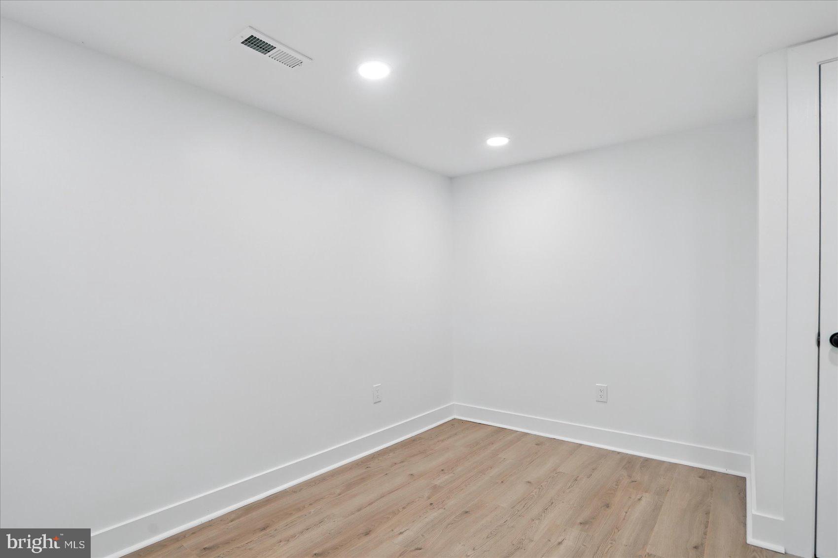 8224 Old Mill Road Pasadena, MD 21122 - Photo 35 of 46