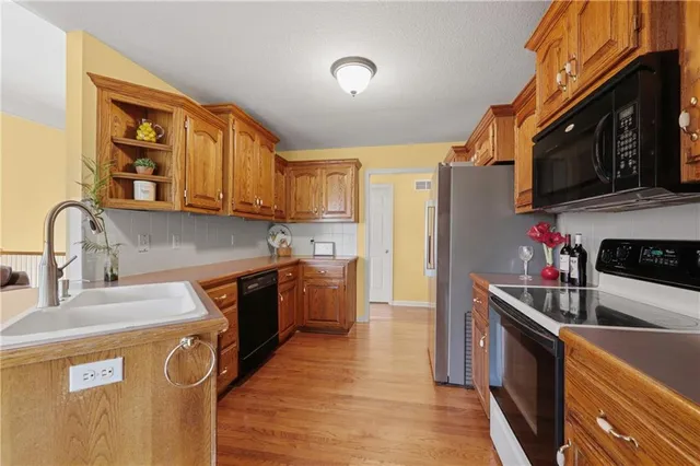 $495,000 | 13520 Sycamore Drive, Platte City, MO 64079