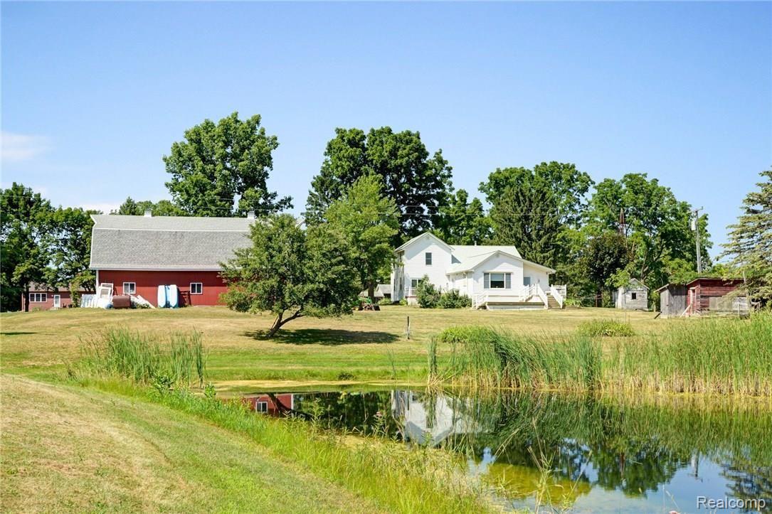 9675 Roberts Road Gregory, MI 48137 - Photo 2 of 33 Peace and tranquility.