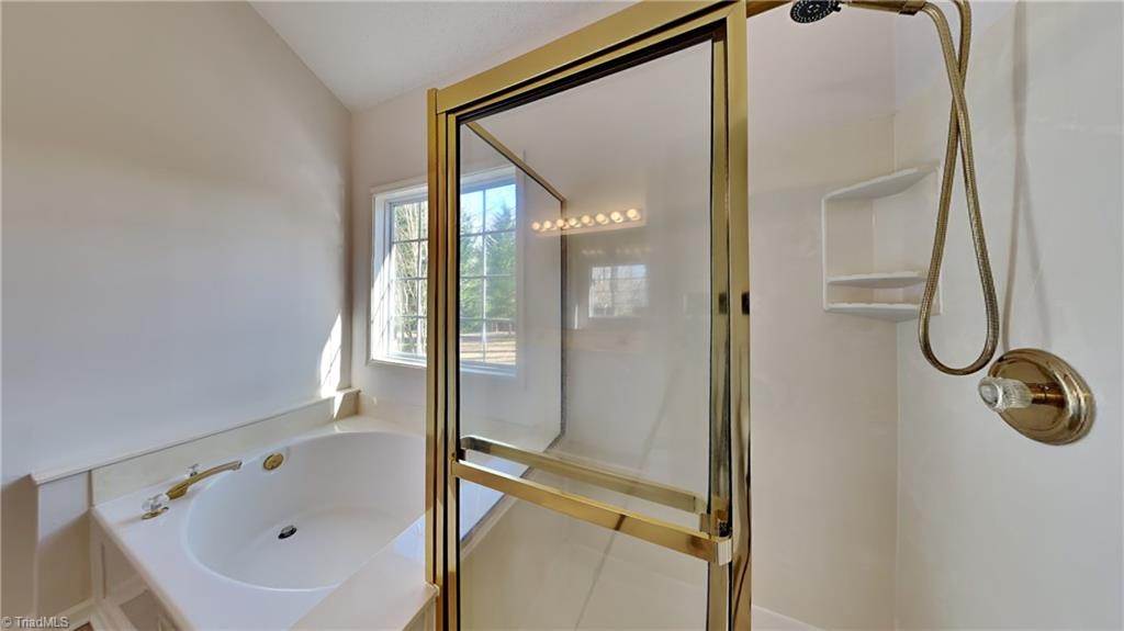 2287 Rothwood Acres Road Greensboro, NC 27406 - Photo 13 of 21 Gallery Image 13